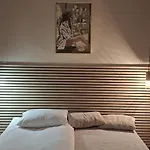 за гости никиа в центъра с изглед към врачанския балкан Nikia Cityscape & Mountain Escape * Vraca