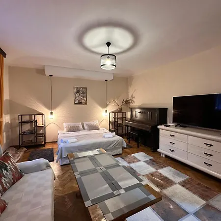 Apartamento за гости никиа в центъра с изглед към врачанския балкан Nikia Cityscape & Mountain Escape