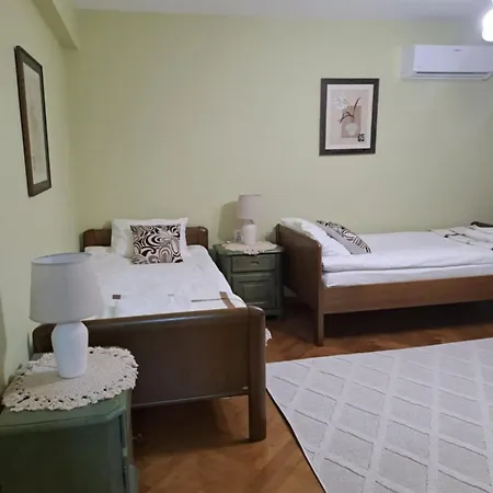 Apartamento за гости никиа в центъра с изглед към врачанския балкан Nikia Cityscape & Mountain Escape Vratsa