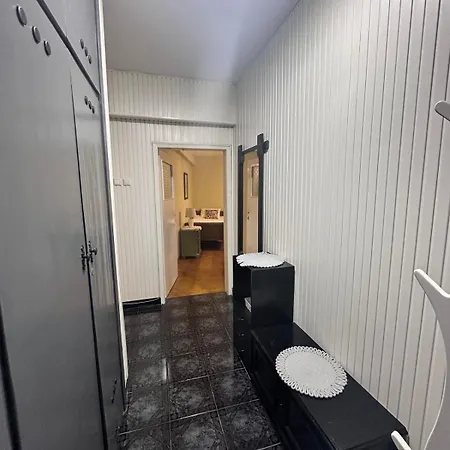 Apartamento за гости никиа в центъра с изглед към врачанския балкан Nikia Cityscape & Mountain Escape *